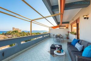Valencia Penthouse with spectacular beachfront terraces WiFi, Air Conditioning, close to beaches