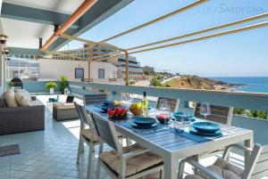 Valencia Penthouse with spectacular beachfront terraces WiFi, Air Conditioning, close to beaches