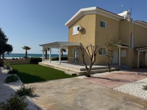 Sandy Beachfront 3BR Villa - Ayia Napa