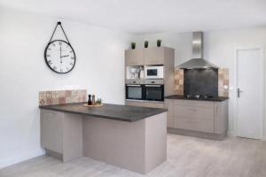 Gîte de lOrangerie, 15 personnes, 7 ch, 275 m²