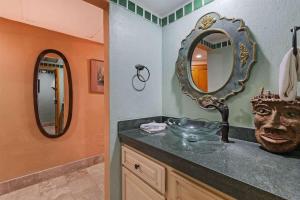 Charming Condo in Great Location Pinacate 412