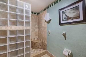 Charming Condo in Great Location Pinacate 412