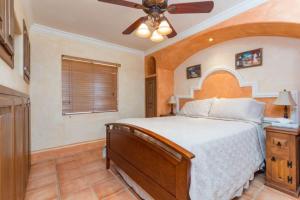 Charming Colorful Condo Near Pool - Pueblos D-101