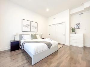 Magnificent Old-Meet 3BR - Downtown Montreal