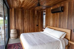 Villa Okeanos - Modern Chic Waterfront Villa with Pool