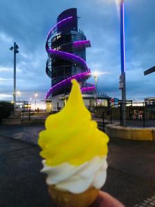 Teal - a few steps from the beach