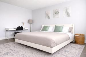 Empires Home - King, Queen, Child Suites with EV Charging