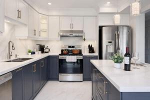 Empires Home - King, Queen, Child Suites with EV Charging