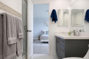 Empires Home - King, Queen, Child Suites with EV Charging
