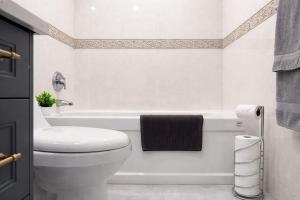 Empires Home - King, Queen, Child Suites with EV Charging