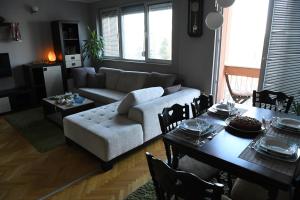 Mustache 3 Room Apt City Center