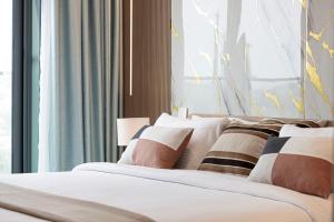 Luxury 1-Bedroom Apartment City Walk