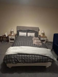 1 luxurious home in family home