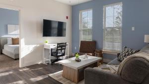 Landing Amazing 1BD Gym Game Room