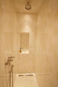 Charming chic apartment in Upper Marais 160m