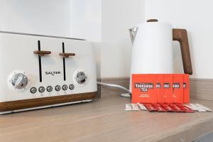 Spacious 3 bedroom apartment in Jarrow with Free parking