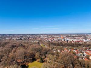 Skyline- 2 Zimmer-Apartment, Balkon, Messe & Bahnhof nah