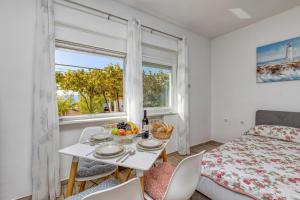 Pool And Garden Apartment Happy Sound - Happy Rentals