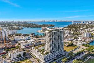 Luxury Corner Condo with Panoramic Ocean Views