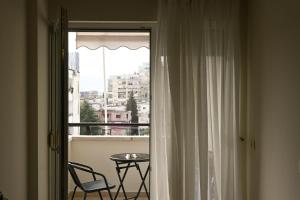 2BR Apt Near US Embassy with Free Parking by Sabi