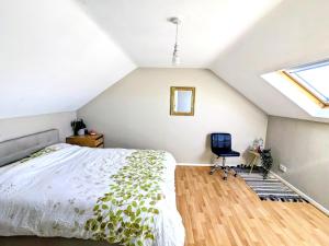 Spacious private loft room in Fulwood Preston