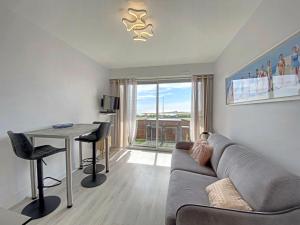 RÉF 170 - PLOEMEUR Fort-Bloqué studio avec balcon vue mer