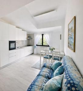 CannonHouse - La pavoncella Blu img1