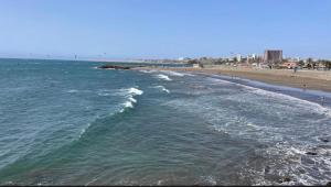 KALMA beach house,by Mahbo