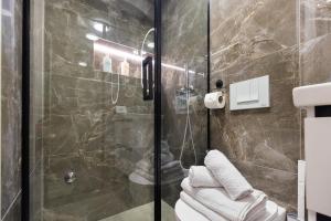 Central Nest Loft-2 min from Toptani -fast WiFi