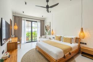 Vista Villa - Rice Field Stay with Pool & Rooftop Lounge