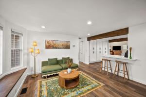 Cozy CDA Retreat with Hot Tub, Central and Spacious