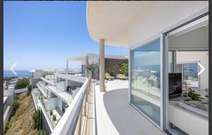 Ático Higueron Hill Collection