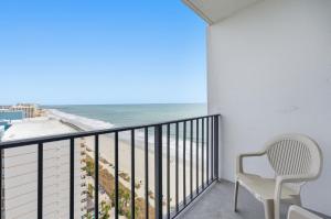 New Palace Resort 2BR w Pools, High Floor, Views!