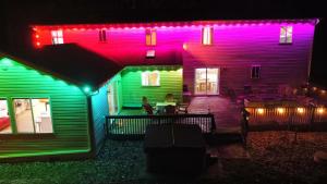 6BR Ultimate Group Hangout with GameRoom, Bar, HotTub, Lake