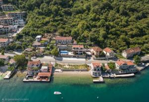 Seafront Villa with Private Beach & Pool in Kotor Bay, Villa Viborg