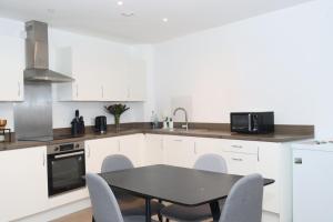 2 beds Apartment In Salford