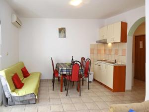 Apartments & Rooms Villa Petra - One Bedroom Apartment with Balcony and Sea View