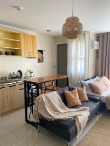 Sun Gaze Studio - Staycation Near Enchanted Kingdom