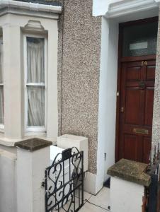 Room 3, 34 Morris Road E14