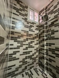 Cuartos amueblados en Chanis cerca de metro