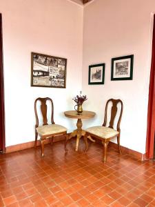 Colonial house next to the park and Madre Laura