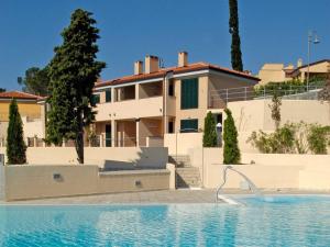Apartment in Cogoleto with pool