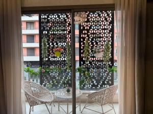 New luxury flat2BR salon Parking next to CarreEden