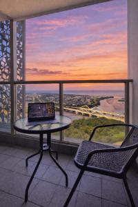 By The Sky By SanLiving- 3BR - 10PAX - Near PIK Avenue Mall