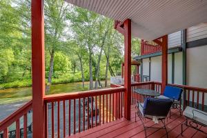 Alpine River Suites #402 - Cozy Riverfront Condo