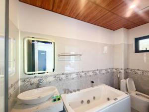 Panorama Boutique Hotel Hue & Restaurants