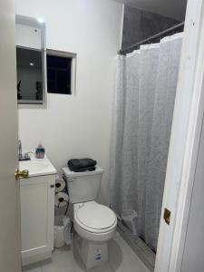 Modern 2-bedroom apartment, cool and safe2