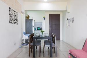 Meritus Suites - 8pax