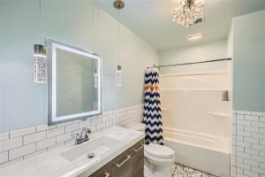 Prime Location by Dallas Favorites - Lemmon 102