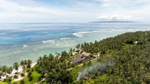 Baha Baha Villa Sailo Hts Mentawai Hollow Trees